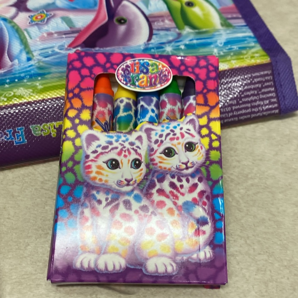 Lisa Frank puppy trifold portfolio, binder with puzzle and crayons - Picture 3 of 5